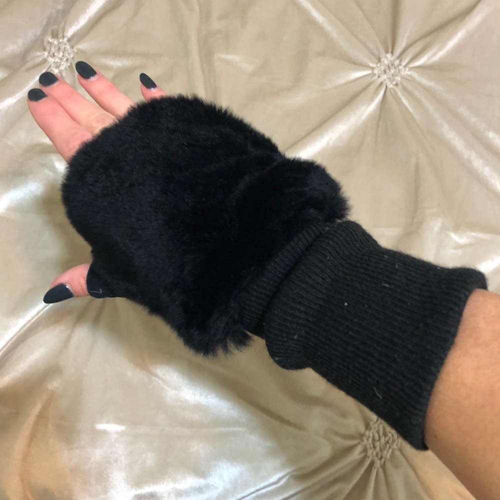 Real fur gloves black